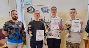 Świetny występ zawodników Klubu Szachowego Jarosław podczas turnieju w Przemyślu