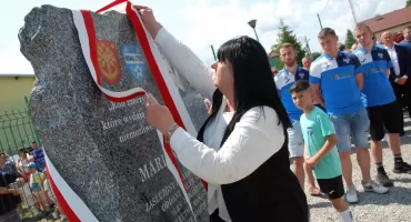 W Manasterzu odsłonięto tablicę poświęconą śp. Marianowi Florkowi, zasłużonemu dla społeczności lokalnej działaczowi sportowemu i radnemu gminy i 