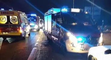 Zderzenie dwóch aut w Wierzbnej. Kobieta i jej córka trafiły do szpitala  