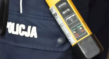 W Łowcach pijany rowerzysta spowodował kolizję i próbował odjechać