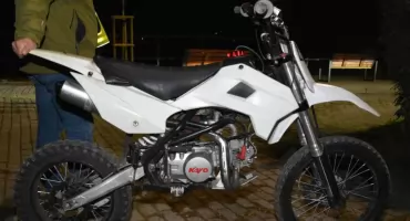 Policjanci poszukują właściciela motocykla porzuconego na ul. Pasieka w Jarosławiu 
