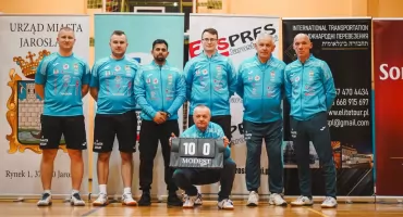 AKTS Amator Jarosław wygrywa i w IV lidze, i w V lidze!