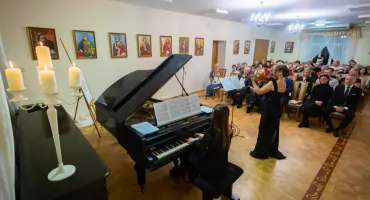 Pierwszy koncert na zabytkowym fortepianie w Hadlach Szklarskich (ZDĘCIA, WIDEO)