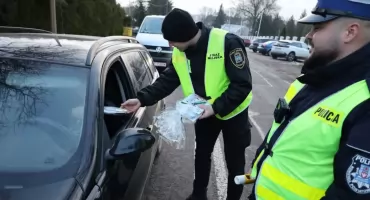 „Trzeźwy poranek” na drogach powiatu. Policjantów wspierali funkcjonariusze Straży Miejskiej w Jarosławiu