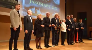 JAROSŁAWY 2025 rozdane! Laureaci tegorocznych nagród burmistrza odebrali statuetki (ZDJĘCIA) 