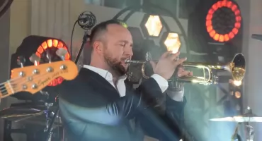 Mateusz Mijal wystąpił z niezwykłym koncertem na rzecz podopiecznych fundacji MUKOHELP w Jarosławiu (ZDJĘCIA, WIDEO) 