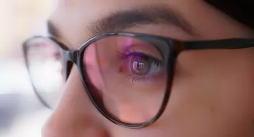 Rodzaje soczewek wewnątrzgałkowych w leczeniu zaćmy – jednoogniskowe, wieloogniskowe i toryczne