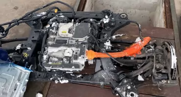 Pogranicznicy z Korczowej udaremnili przewóz części pochodzących z samochodu skradzionego w Wielkiej Brytanii