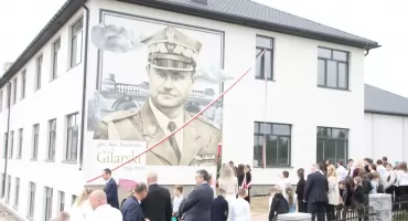 Mural generała Kazimierza Gilarskiego został odsłonięty w Rudołowicach, rodzinnej miejscowości generała (ZDJĘCIA)