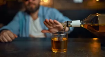 Objawy odstawienne alkoholu - kiedy trzeba reagować