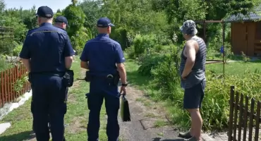 Bezpieczeństwo na ogródkach działkowych w Jarosławiu. Wspólne patrole policji i straży miejskiej