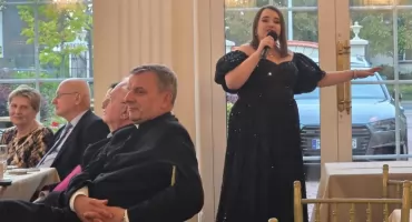 „Melodie od serca” po raz drugi. Artyści zagrali dla pacjentów hospicjum w Jarosławiu